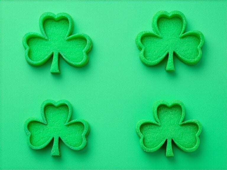 shamrock-cookie-st-patricks-day-crafts-12-days-of-st-patricks-day