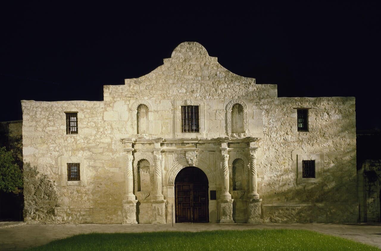 The Alamo lit up at night in San Antonio, Texas